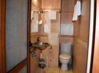Гостевой дом Guest House Elit Пловдив Двухместный номер с 1 кроватью и собственной ванной комнатой-2